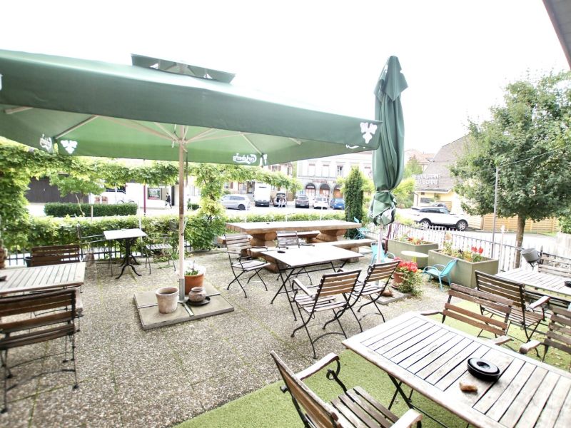 Immeuble de rendement aux portes de Lausanne, avec 6 appartements et un commerce. Situation centrale et connu à Mézières.